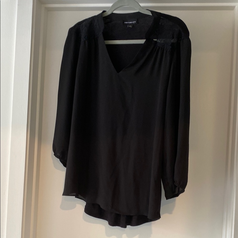 Forever 21 Black Relaxed Asymmetrical Blouse